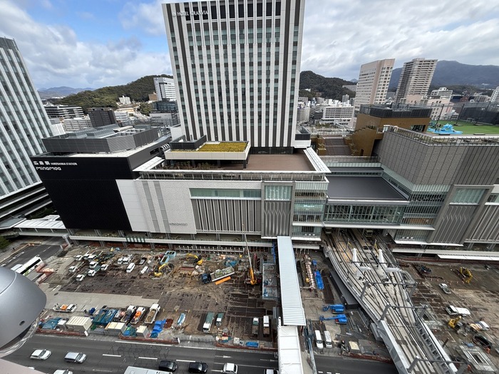 広島駅南口広場西側の写真