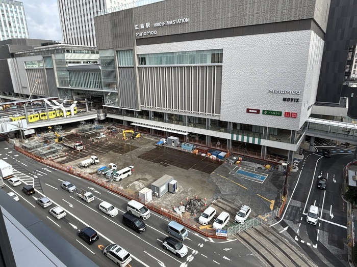 広島駅南口広場東側の写真