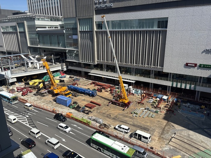 広島駅南口広場東側の写真