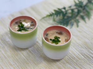 写真：味噌汁リメイクで茶碗蒸し