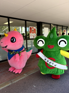 なかちゃんと一緒にいるあみゴン