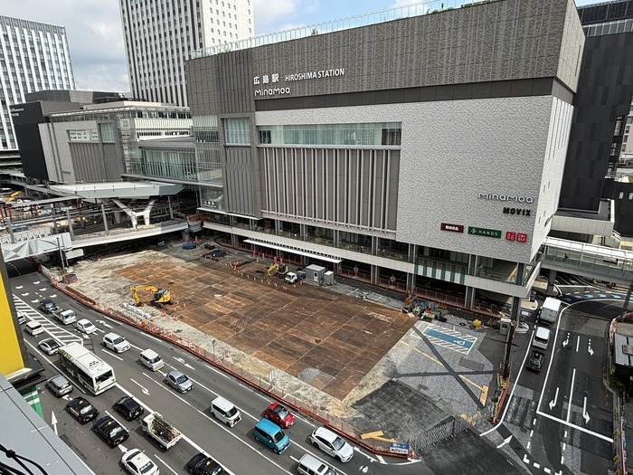 広島駅南口広場東側の写真