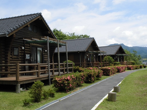 【岩国市】周東森林体験交流施設「丸太村」