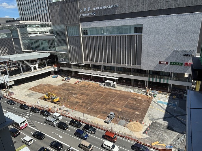 広島駅南口広場東側の写真