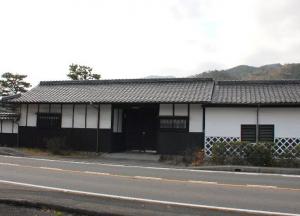横山家住宅の長屋門の写真