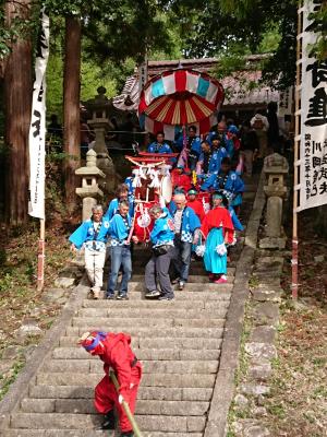 亀山八幡の祭りはやし行事の写真1