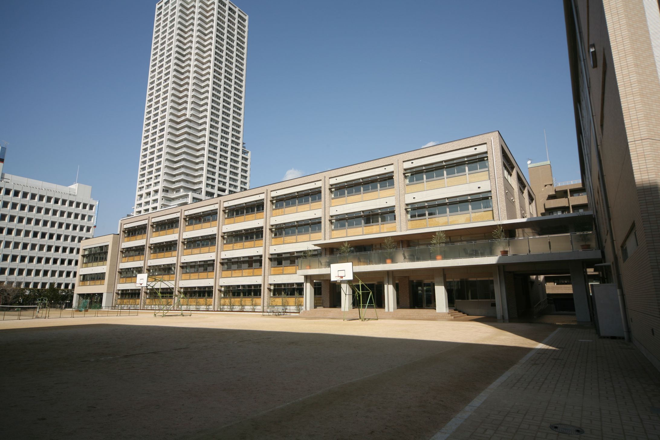 広島女学院中学高等学校高校校舎 （街並み部門）の画像1