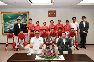 広島安芸リトルリーグの議長表敬訪問の写真