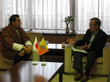 picture of Meeting with Mayor Akiba