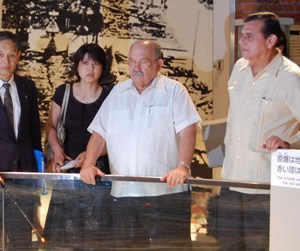 Mr. d'Escoto visiting the Peace Memorial Museum
