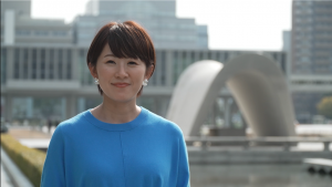 平和記念公園で広島市の取組を紹介するナレーター