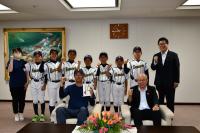 山本少年野球クラブ副議長表敬訪問の写真