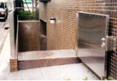 止水板を設置したビルの例の画像