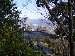 頂上付近の休憩所の画像
