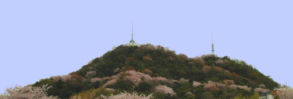 標高221ｍの黄金山。山頂には広島テレビと中国放送の送信所があります
