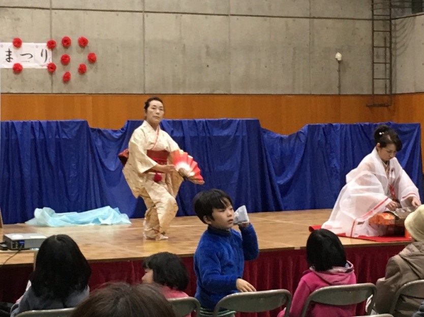 日本舞踊の様子